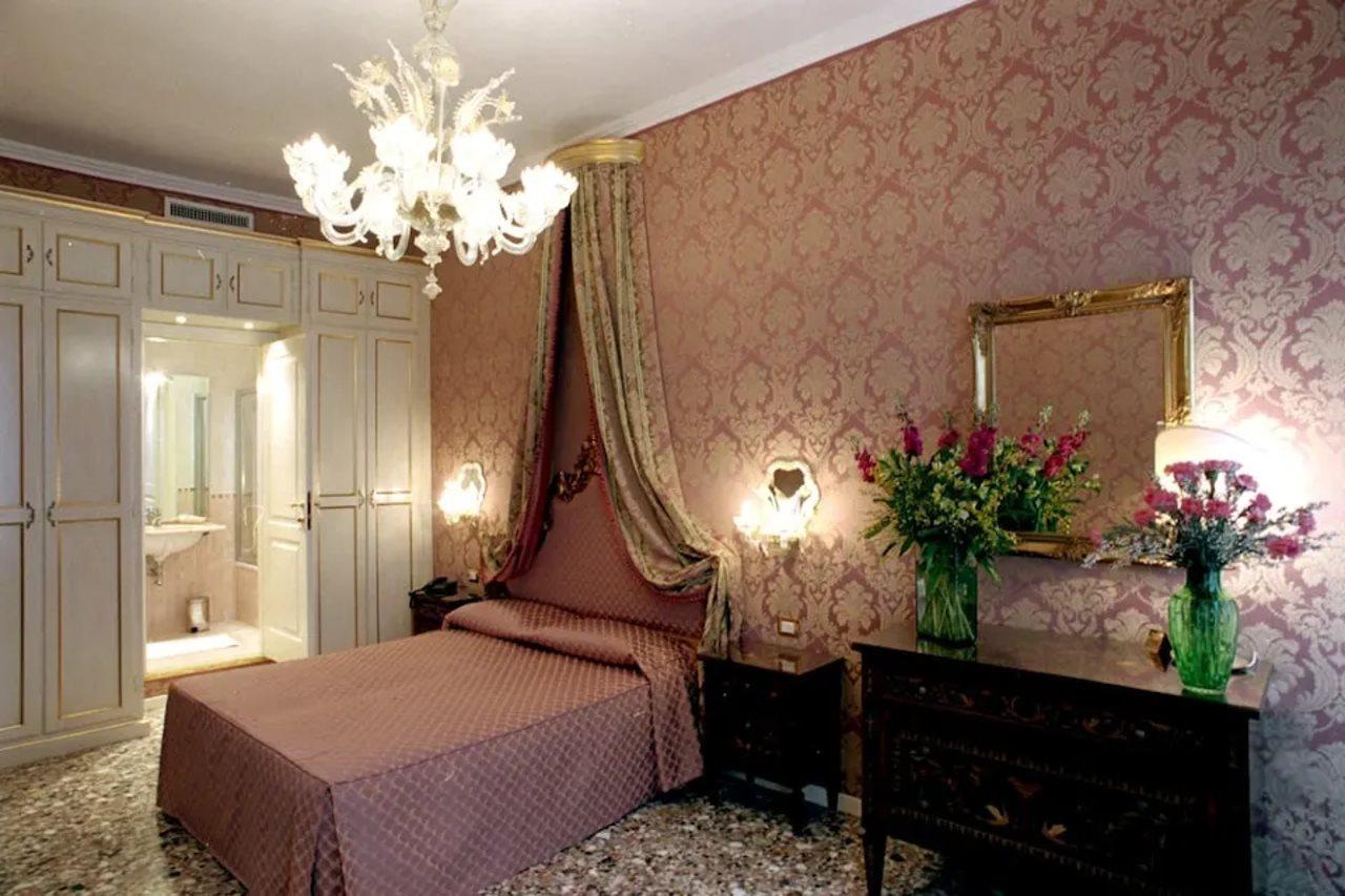 Casa Pisani Canal Veneţia Exterior foto