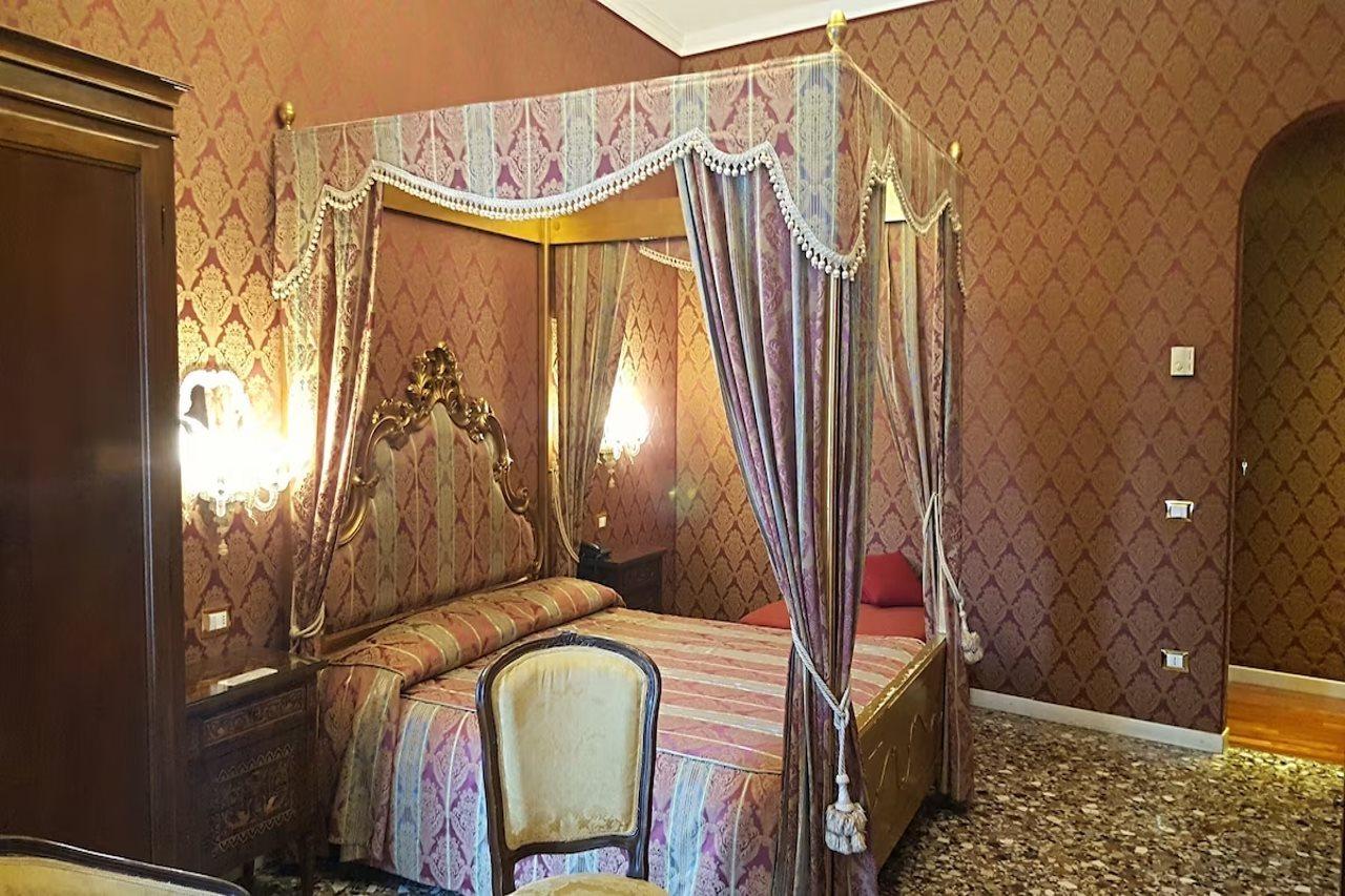 Casa Pisani Canal Veneţia Exterior foto